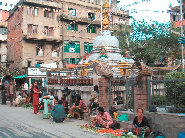 6ne023_Kathmandu17_stupa_op_plein